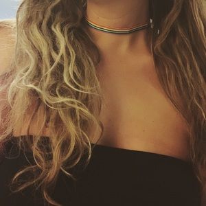 Rainbow choker